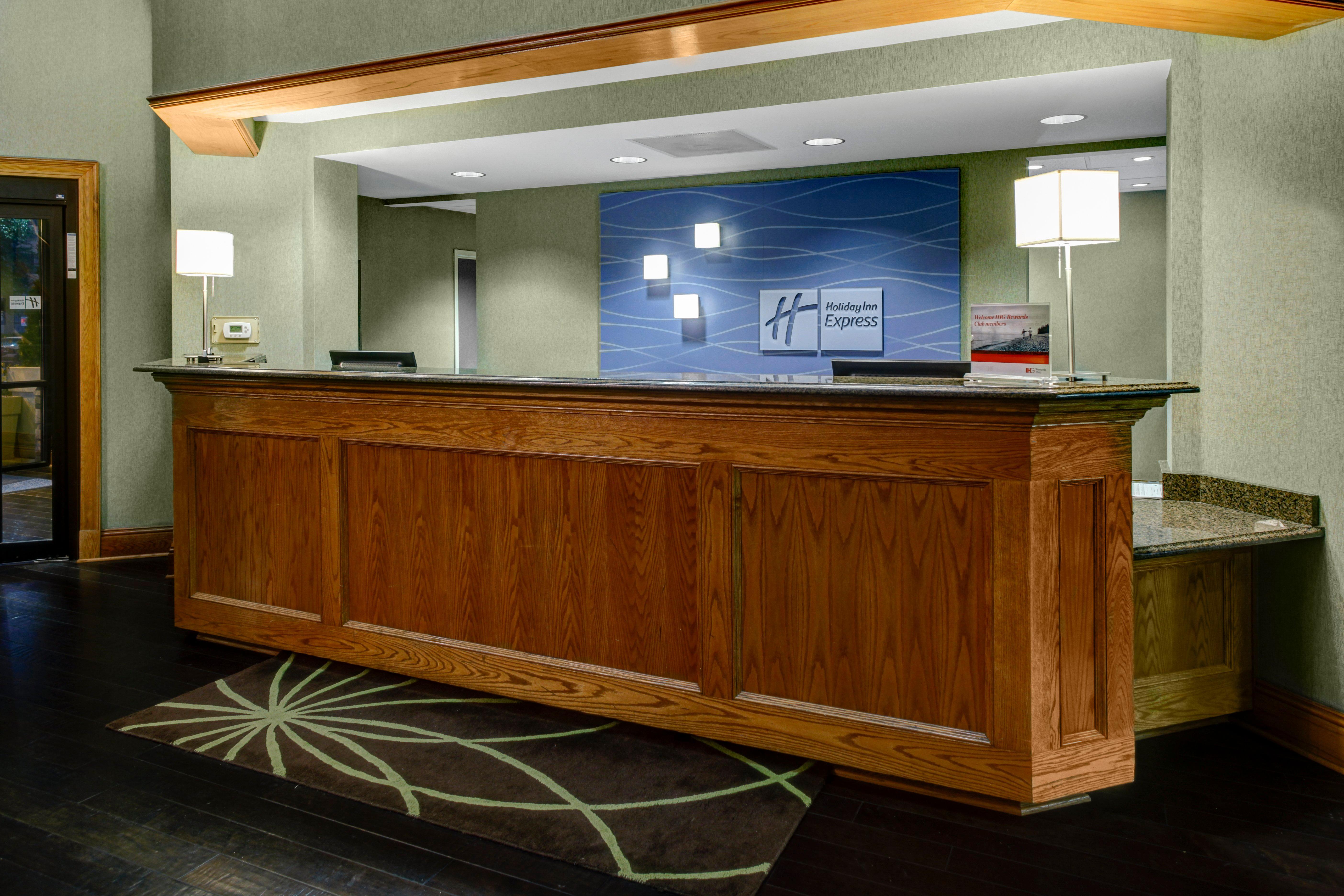Holiday Inn Express Hotel & Suites Atlanta Buckhead By Ihg Extérieur photo